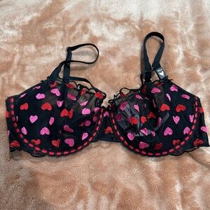 Victoria’s Secret heart bra, size 34DD